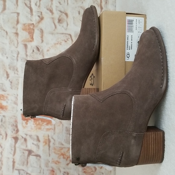 New UGG Bandara Ankle Bootie - Picture 3 of 10